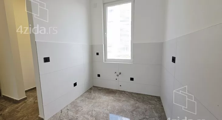 Četvoroiposoban stan | 4zida