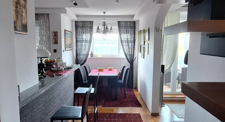 Četvoroiposoban stan | 4zida