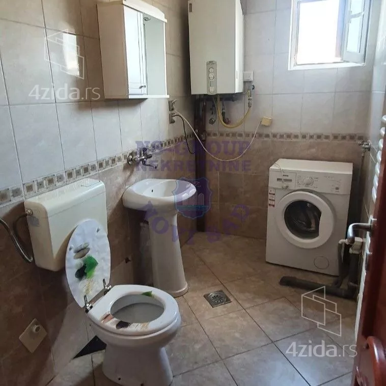 Šestosoban stan | 4zida