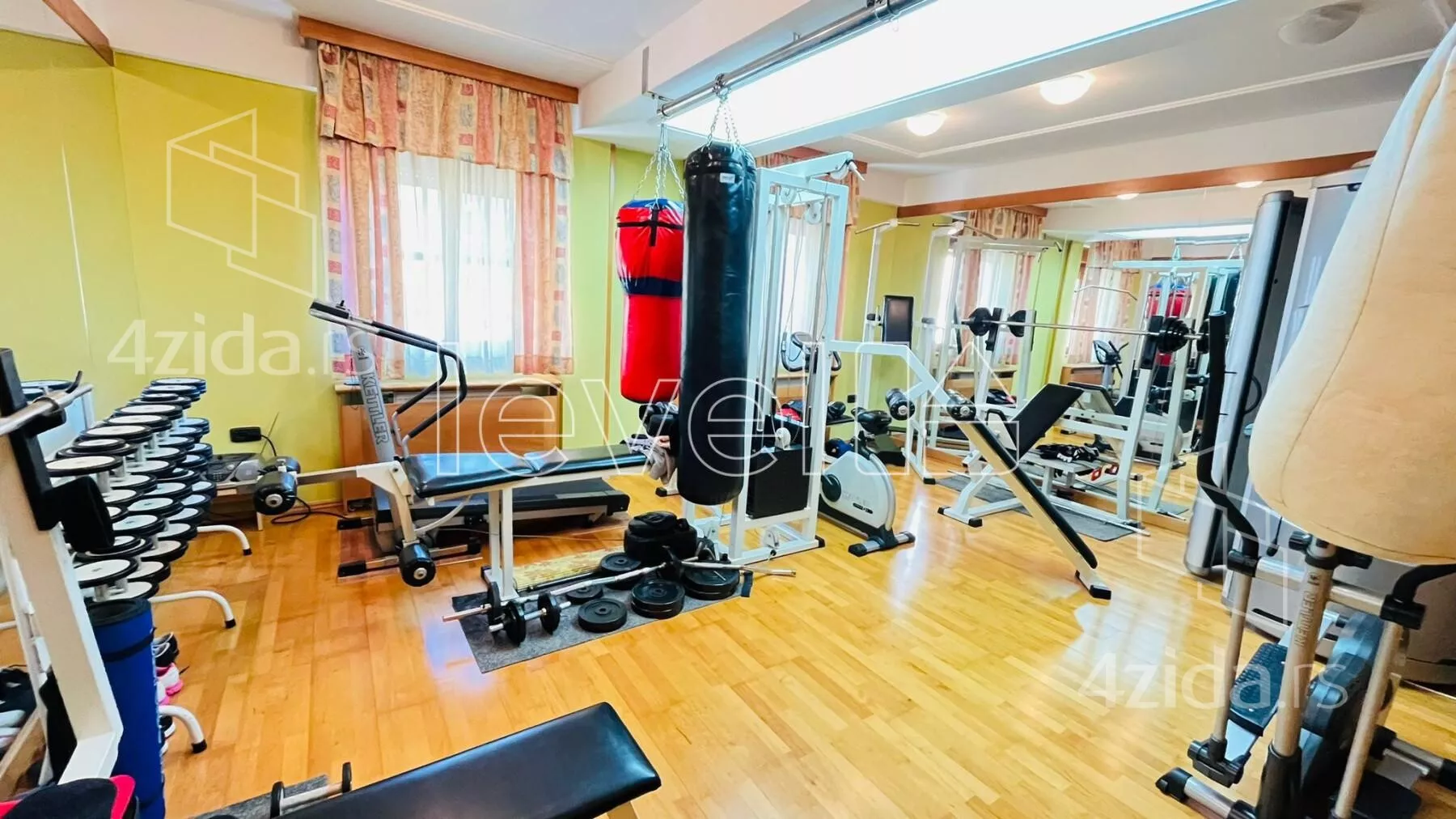 Petosoban stan | 4zida