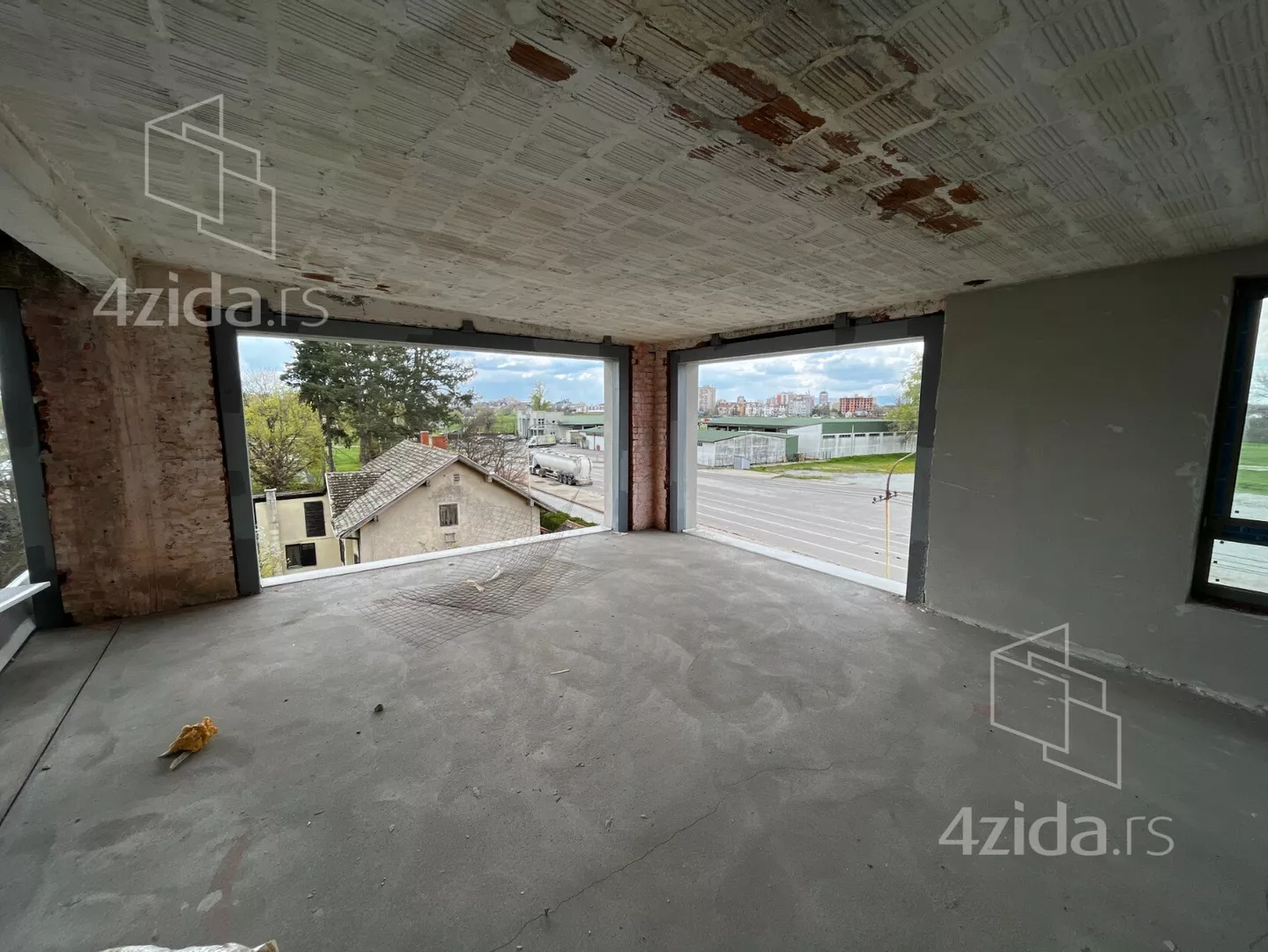 Poslovni prostor | 4zida