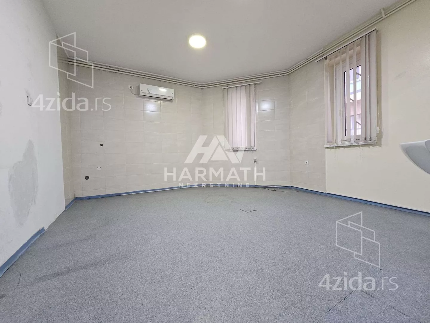 Poslovna zgrada | 4zida