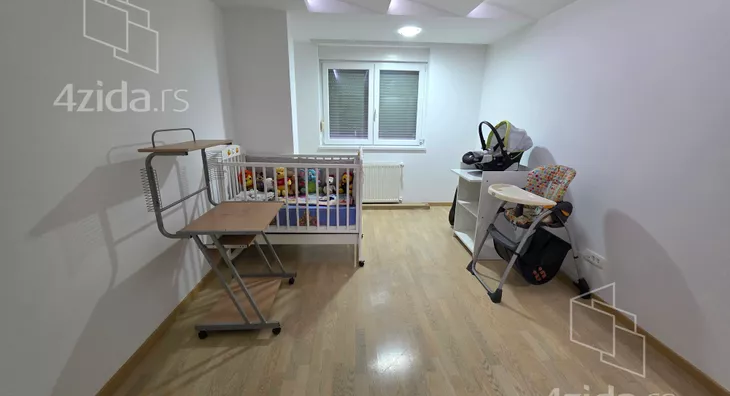 Četvoroiposoban stan | 4zida