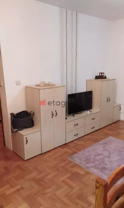 Ekonomski/Pravni Fakultet | 4zida.rs