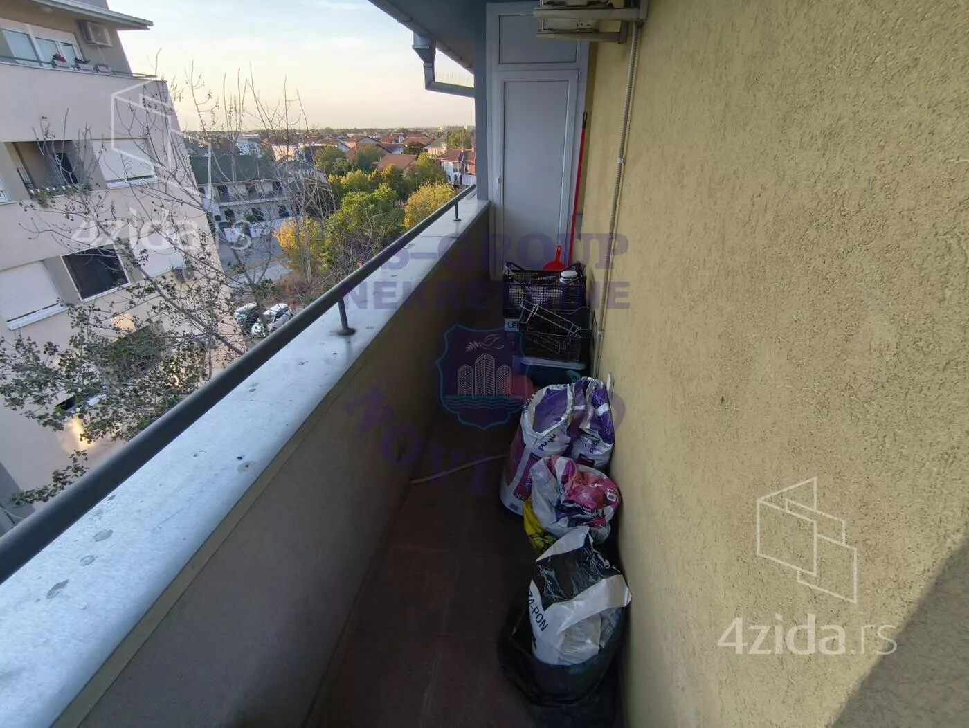 Troiposoban stan | 4zida
