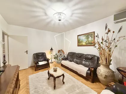 Ugrinovačka | 4zida.rs