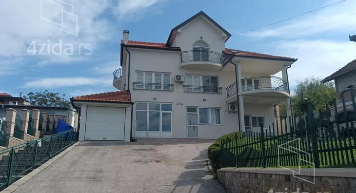 3-etažna kuća | 4zida