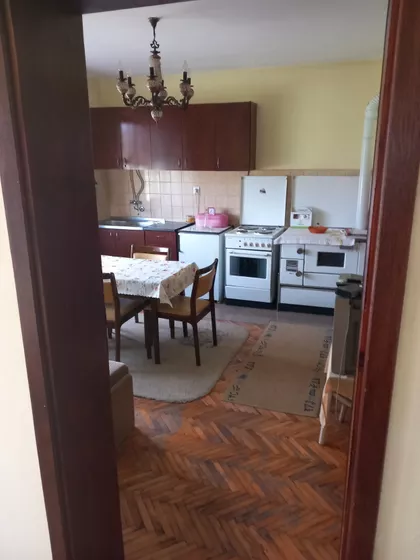 Glušci | 4zida.rs