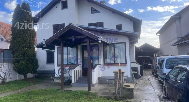 3-etažna kuća | 4zida