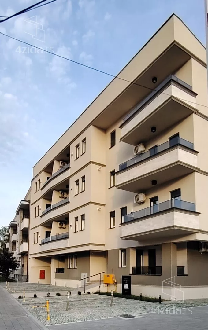 Garaža | 4zida