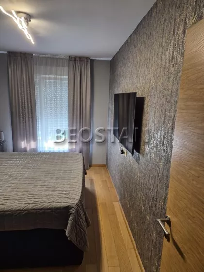 Šumadijska | 4zida.rs