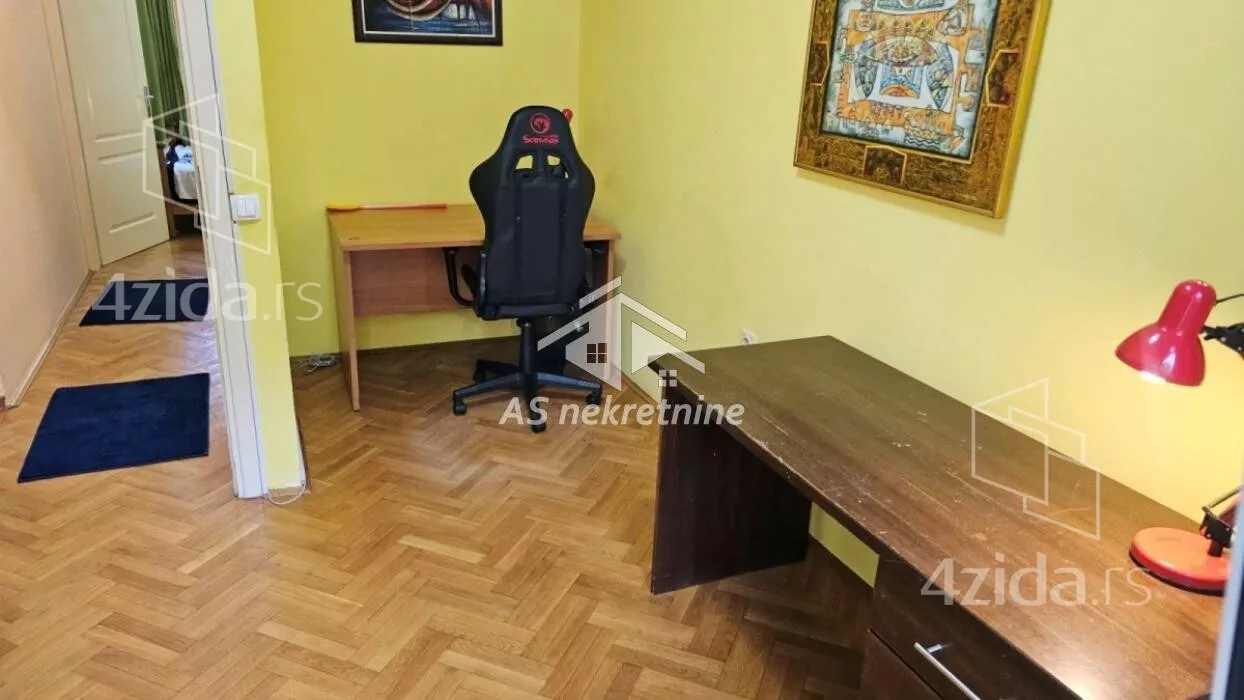 Četvoroiposoban stan | 4zida