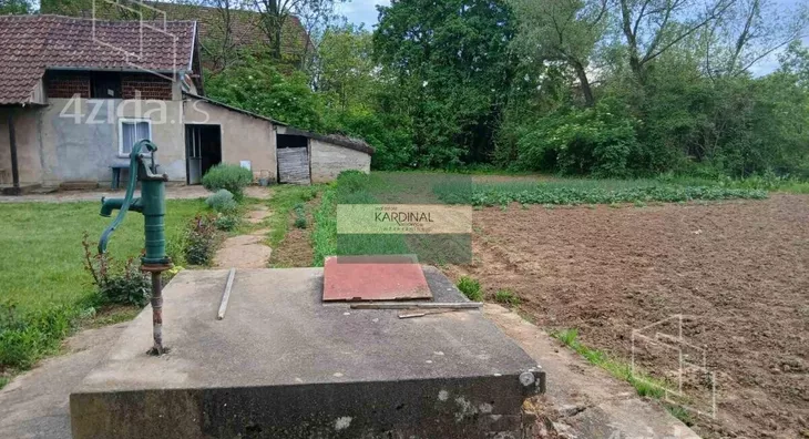 Plac | 4zida