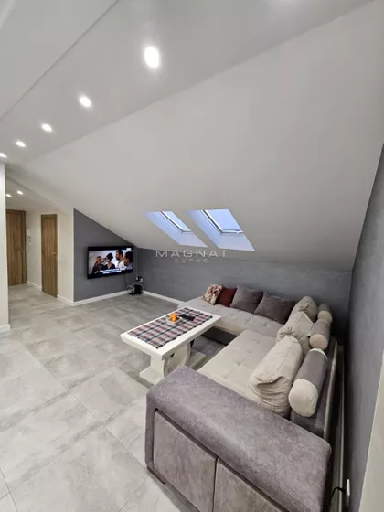 Ugrinovački put | 4zida.rs