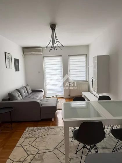 Bulevar Cara Lazara | 4zida.rs