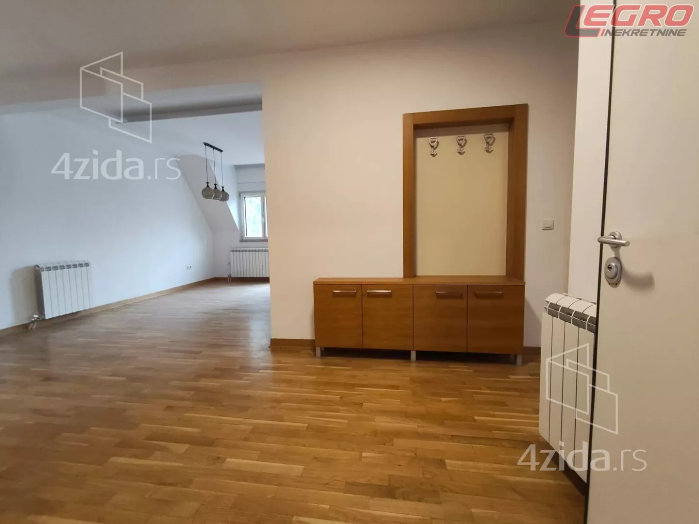 Petosoban stan | 4zida