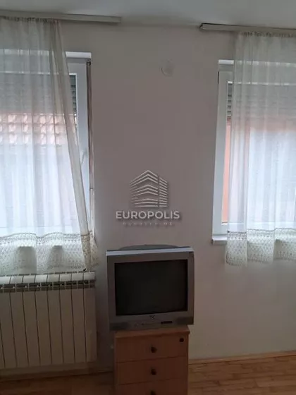 Dušana Srezojevića | 4zida.rs