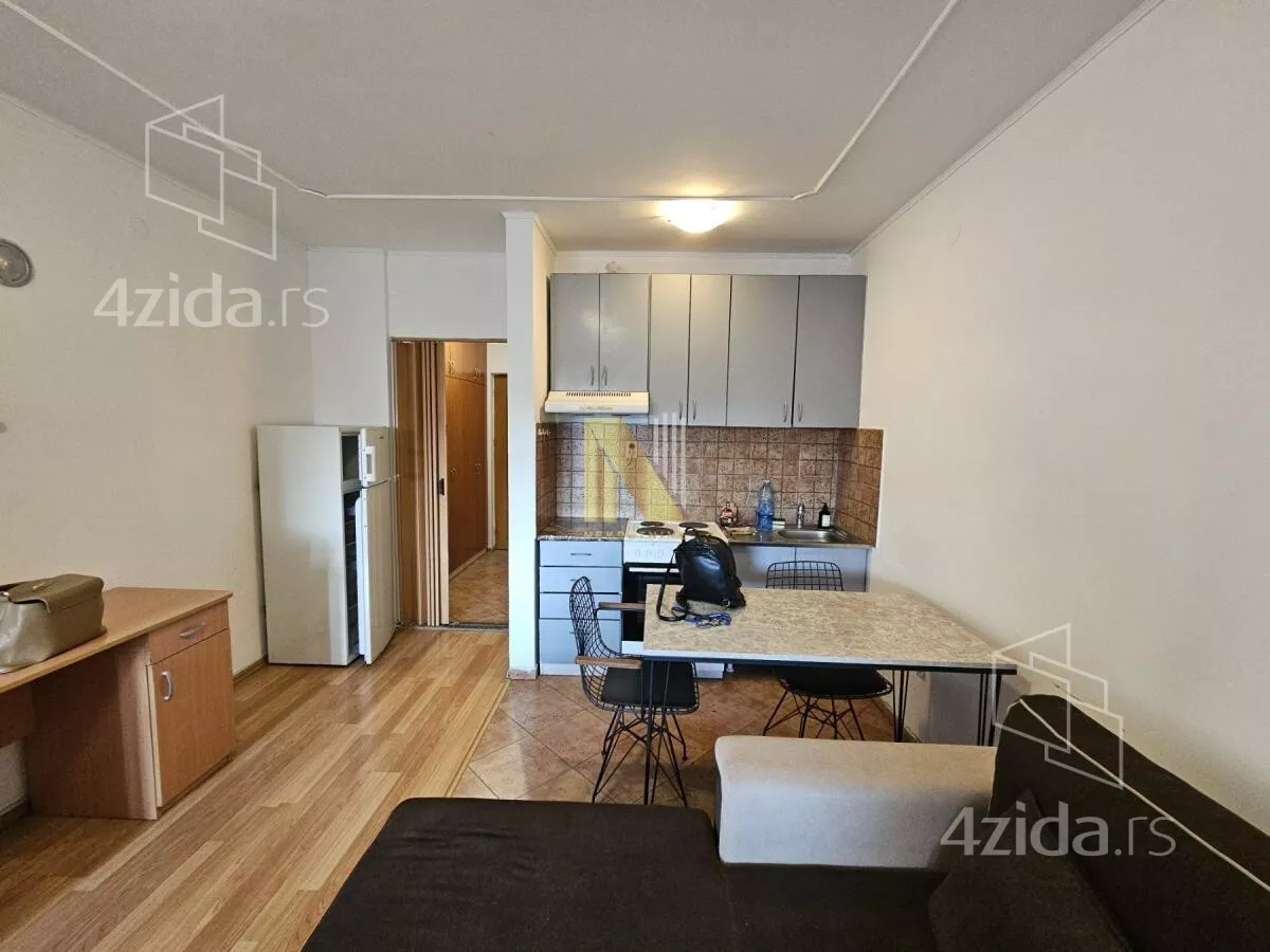 Garsonjera | 4zida