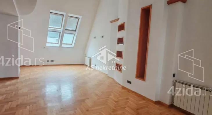 Šestosoban stan | 4zida