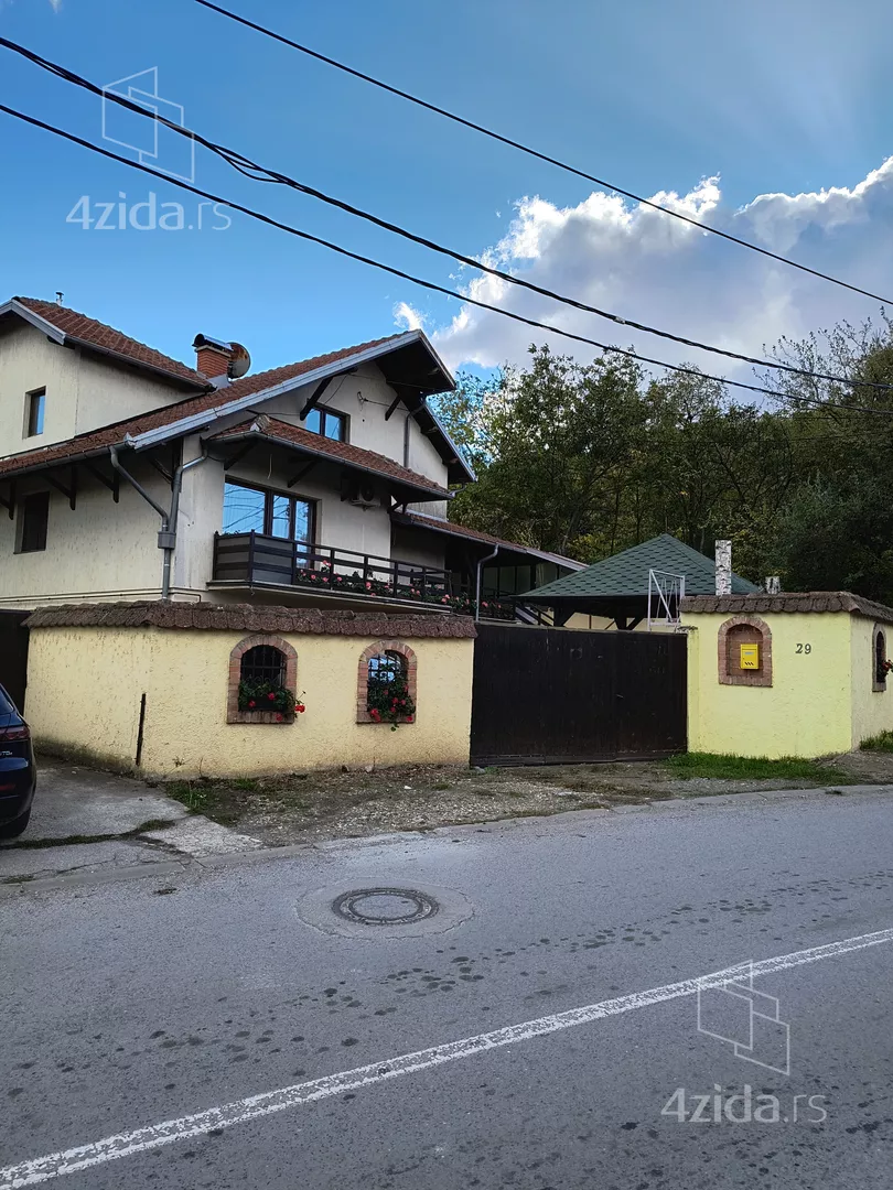 House · 384 m² · Smederevo