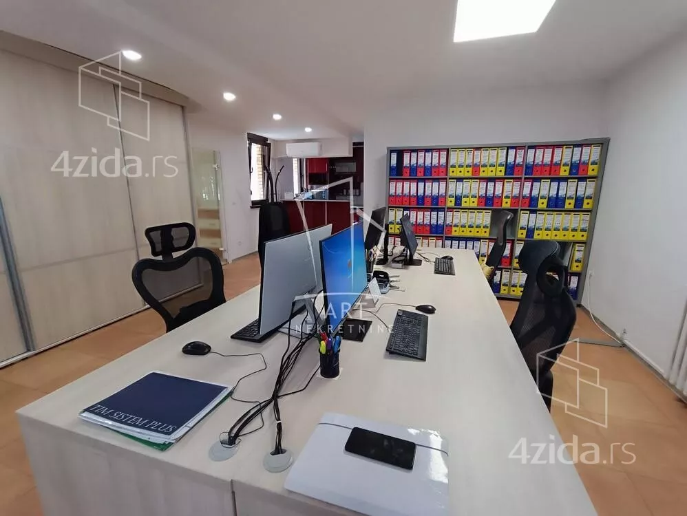 Poslovni prostor | 4zida
