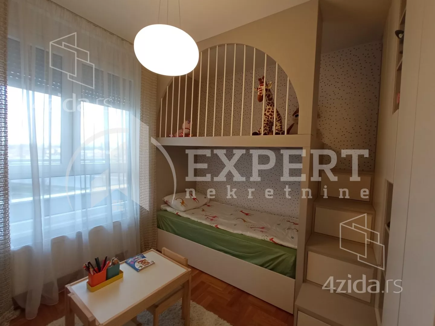 Dvoiposoban stan | 4zida