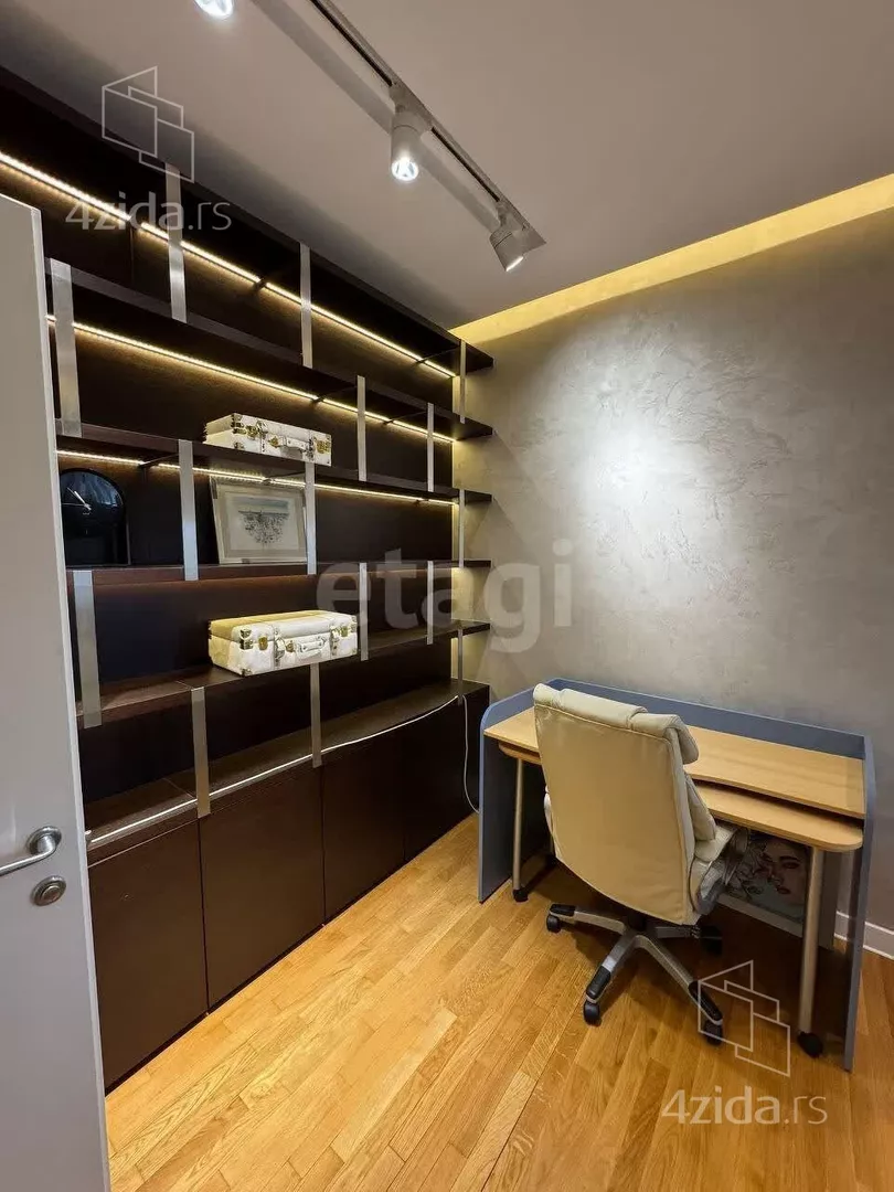 Šestosoban stan | 4zida