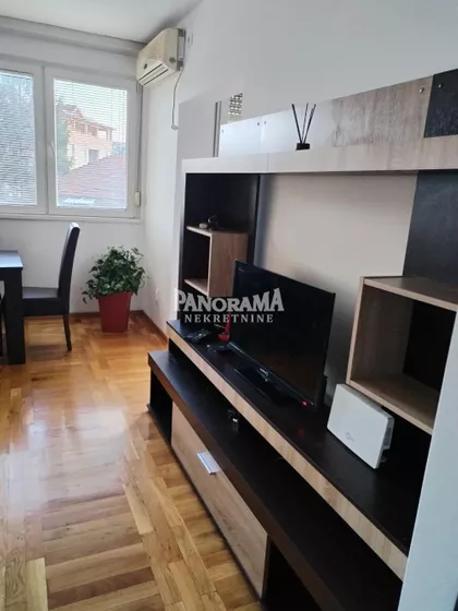Ivana Mičurina | 4zida.rs