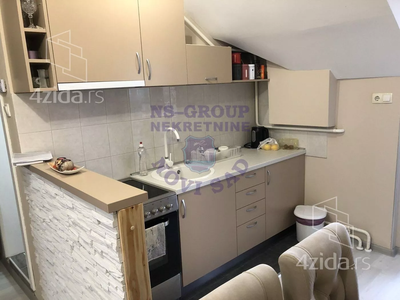 Jednoiposoban stan | 4zida