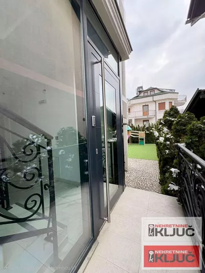 Sremska Kamenica | 4zida.rs