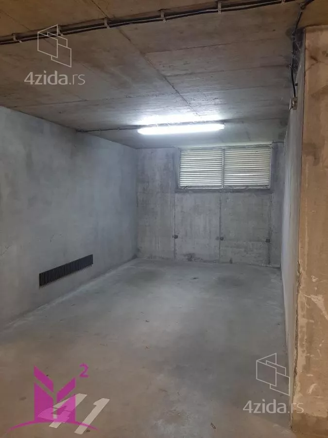 Garaža | 4zida