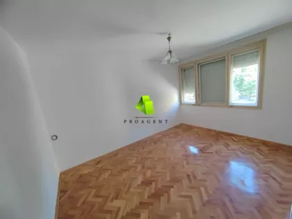 Vojna Bolnica | 4zida.rs