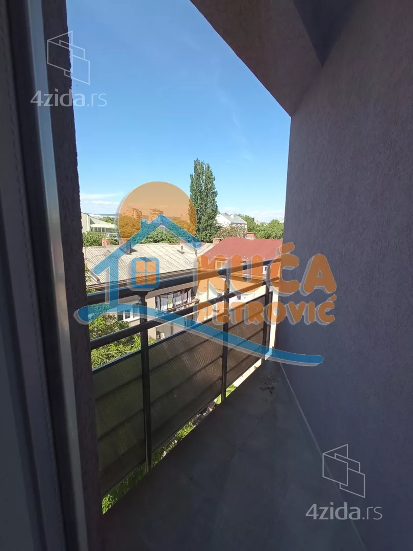 Troiposoban stan | 4zida