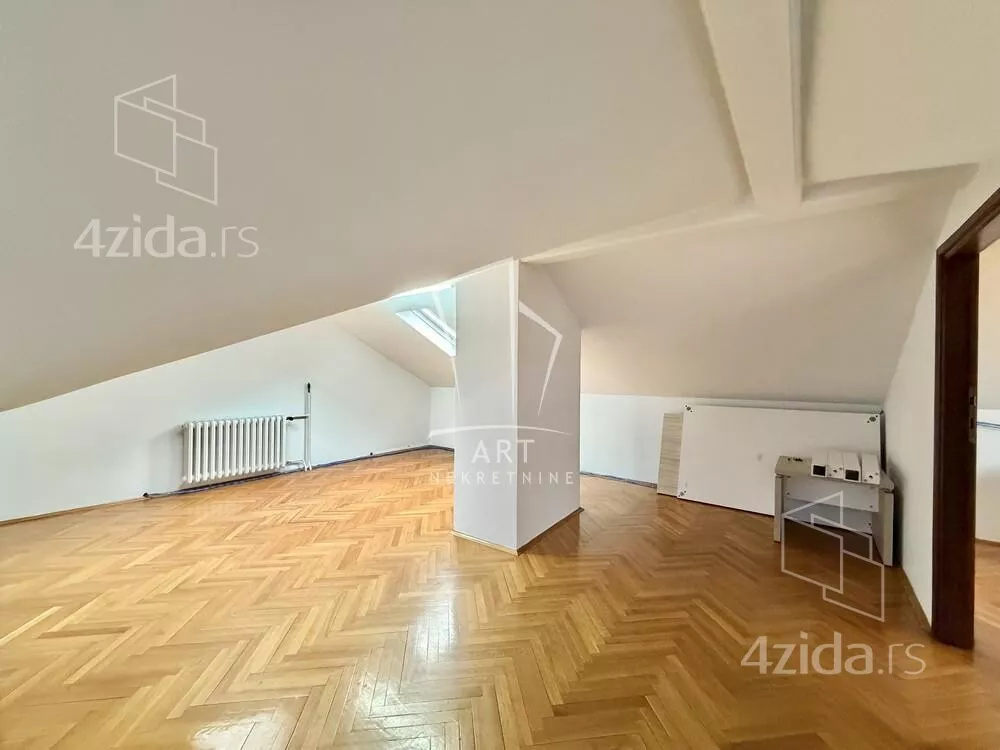 5-etažna kuća | 4zida