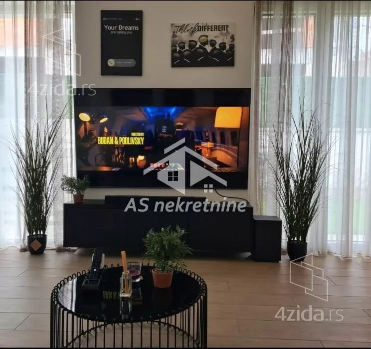 Šestosoban stan | 4zida