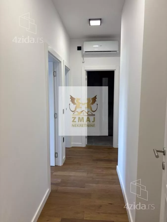 Šestosoban stan | 4zida