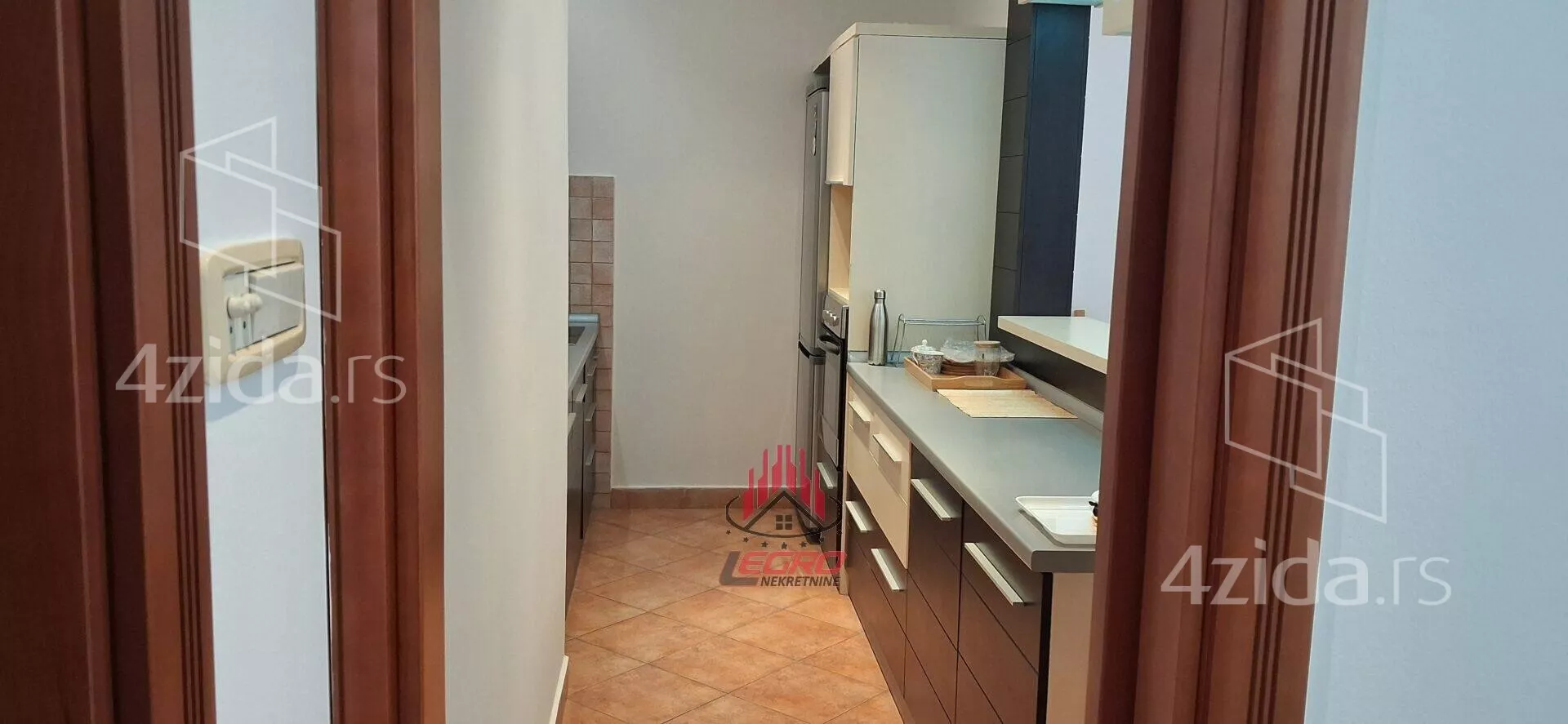 Petoiposoban stan | 4zida