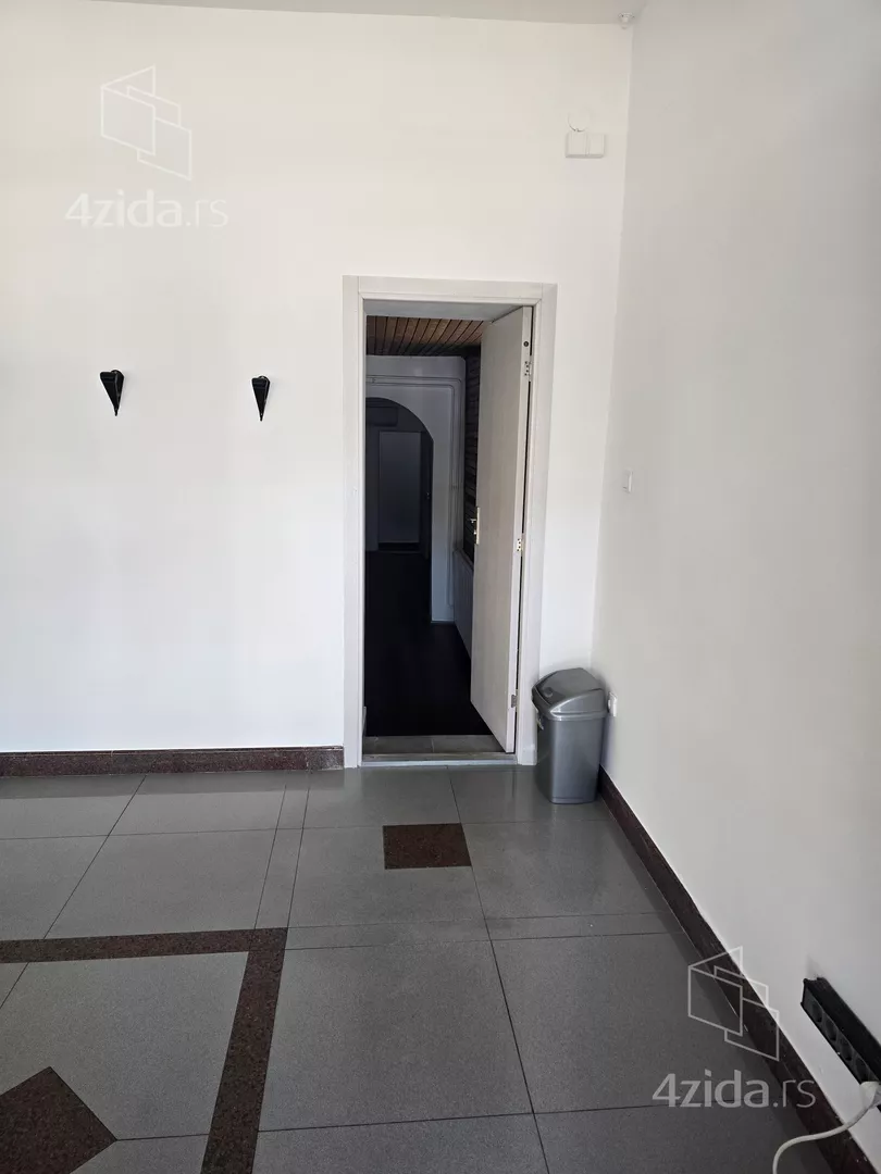 Lokal | 4zida
