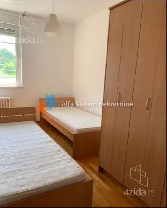 Četvoroiposoban stan | 4zida
