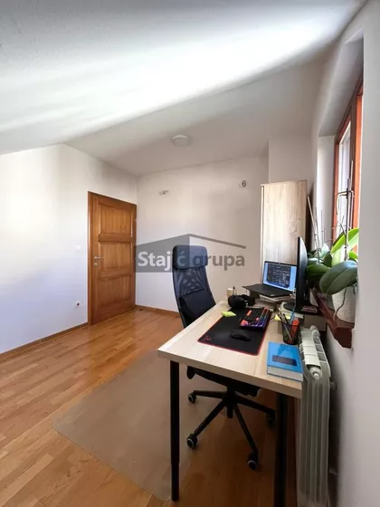 Stolarska | 4zida.rs