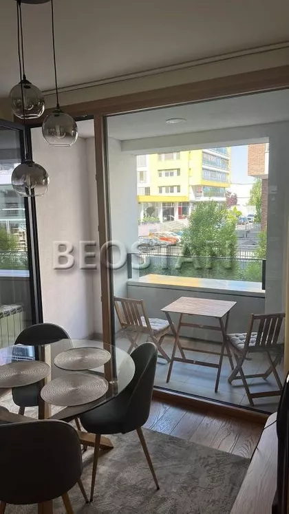 Trešnjinog cveta | 4zida.rs