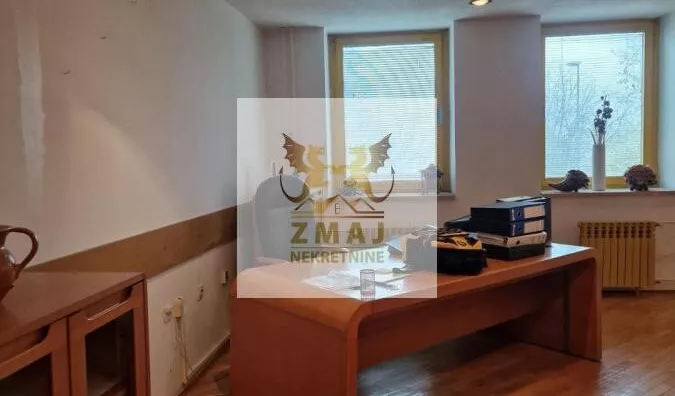 Poslovna zgrada | 4zida