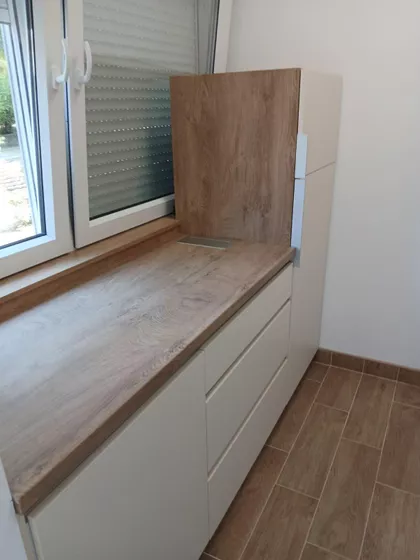 Ustanička | 4zida.rs
