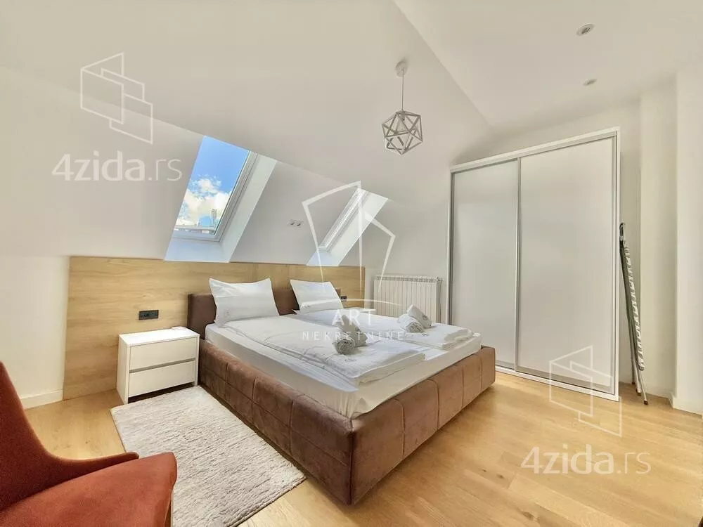 Četvoroiposoban stan | 4zida