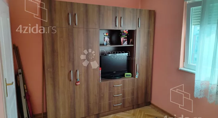 Petosoban stan | 4zida