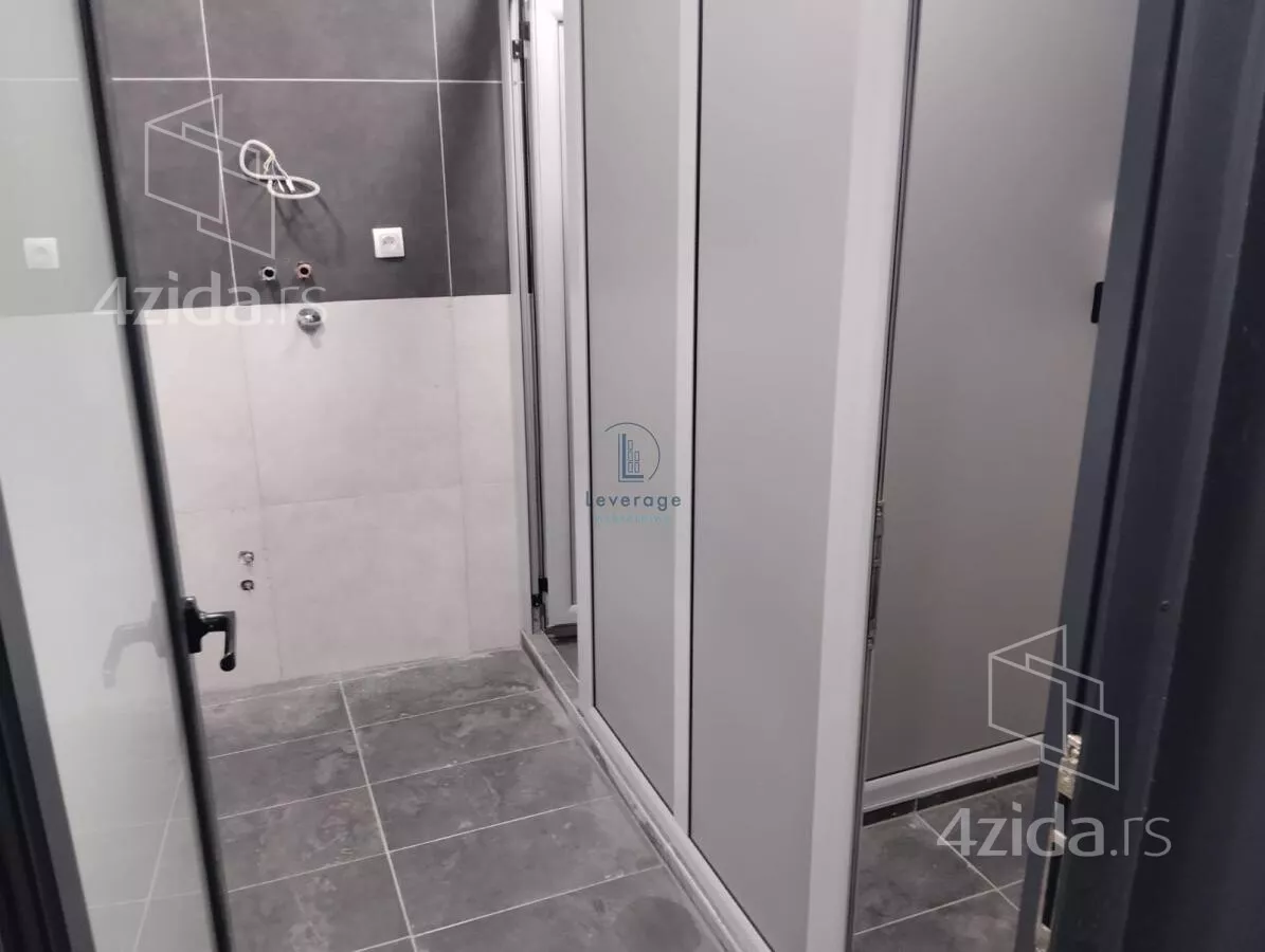 Šestosoban stan | 4zida