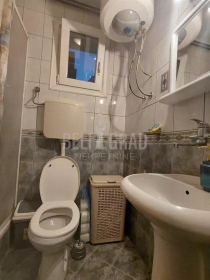 Milana Uzelca | 4zida.rs