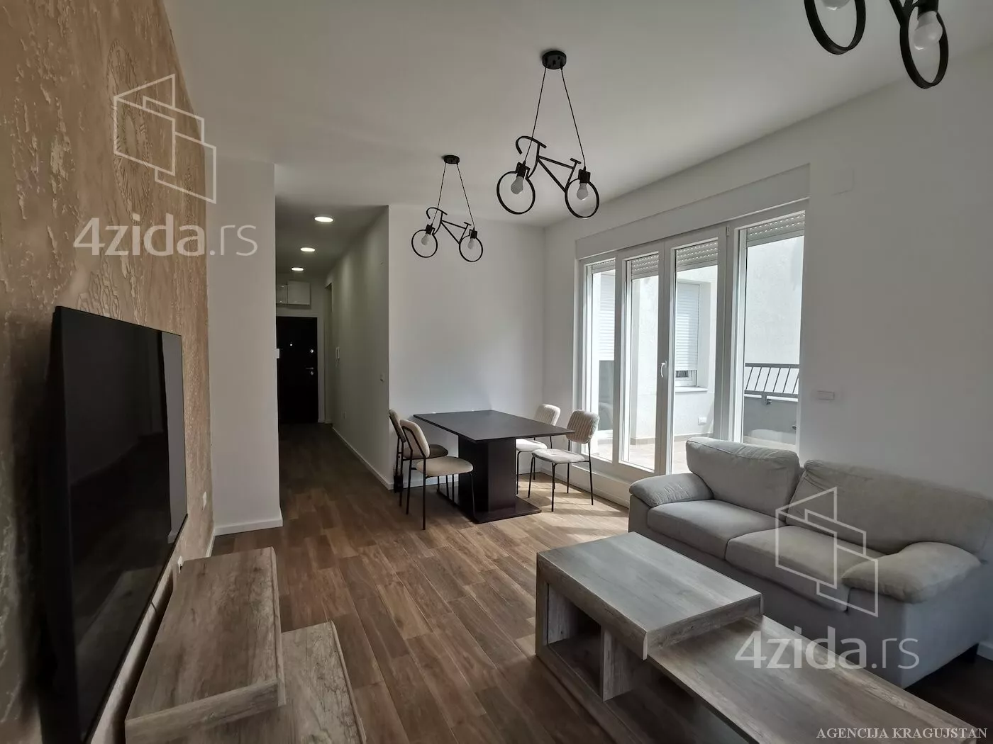 Dvoiposoban stan | 4zida