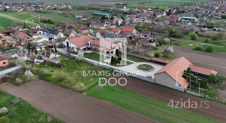 Šestoiposoban stan | 4zida