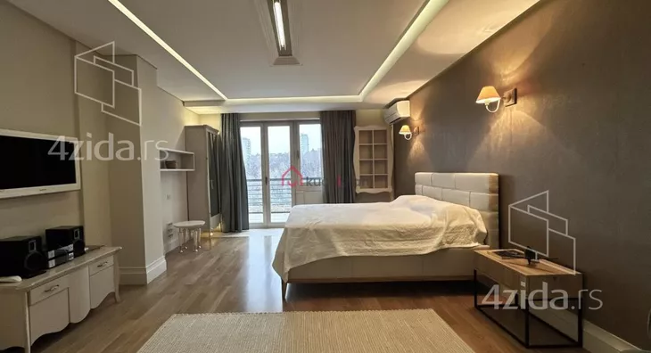 Četvoroiposoban stan | 4zida